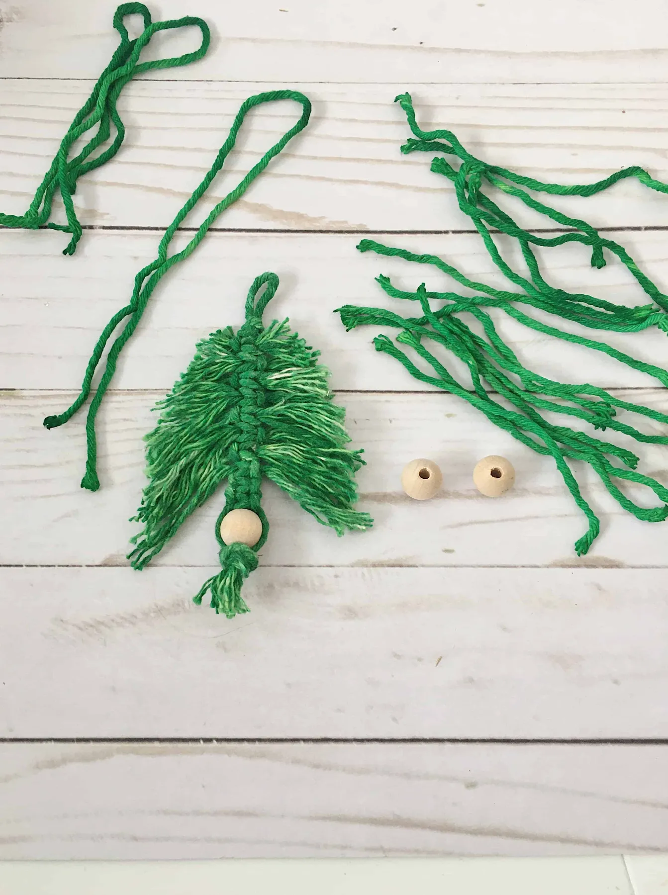 Macrame DIY Christmas Tree Ornament Tutorial - Crafting on the Fly