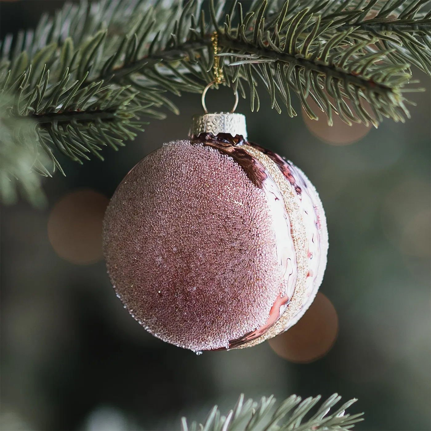 Mauve macaron hanging ornament 5,5 cm glass