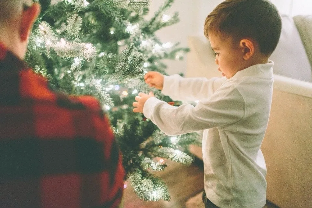 Merry Christmas with Kids for $200: Fun and Affordable Tips