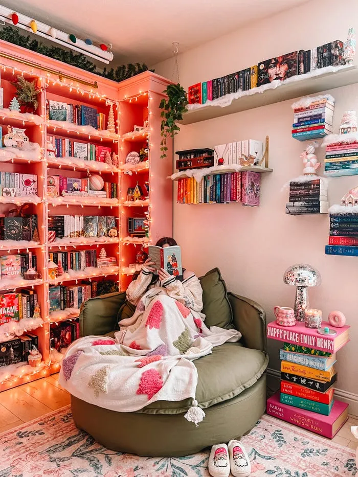 Millennial Decorates for Christmas Early, Doesn't Think It's Too Soon -  Business Insider