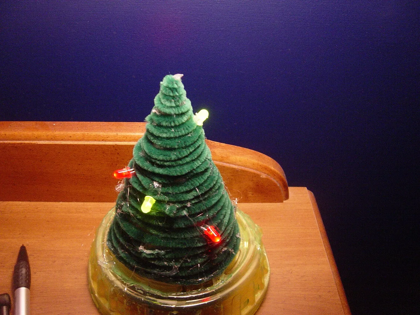 Mini Christmas Tree (With Lights!) : 5 Steps - Instructables