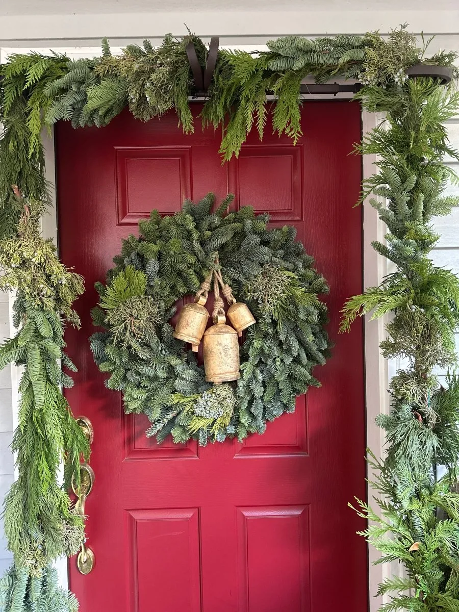 Mixed Cedar & Juniper Christmas Garland | Fresh Evergreen Holiday Garland from Oregon – Incense Cedar, Western Red Cedar & Juniper Berries | Christmas ...