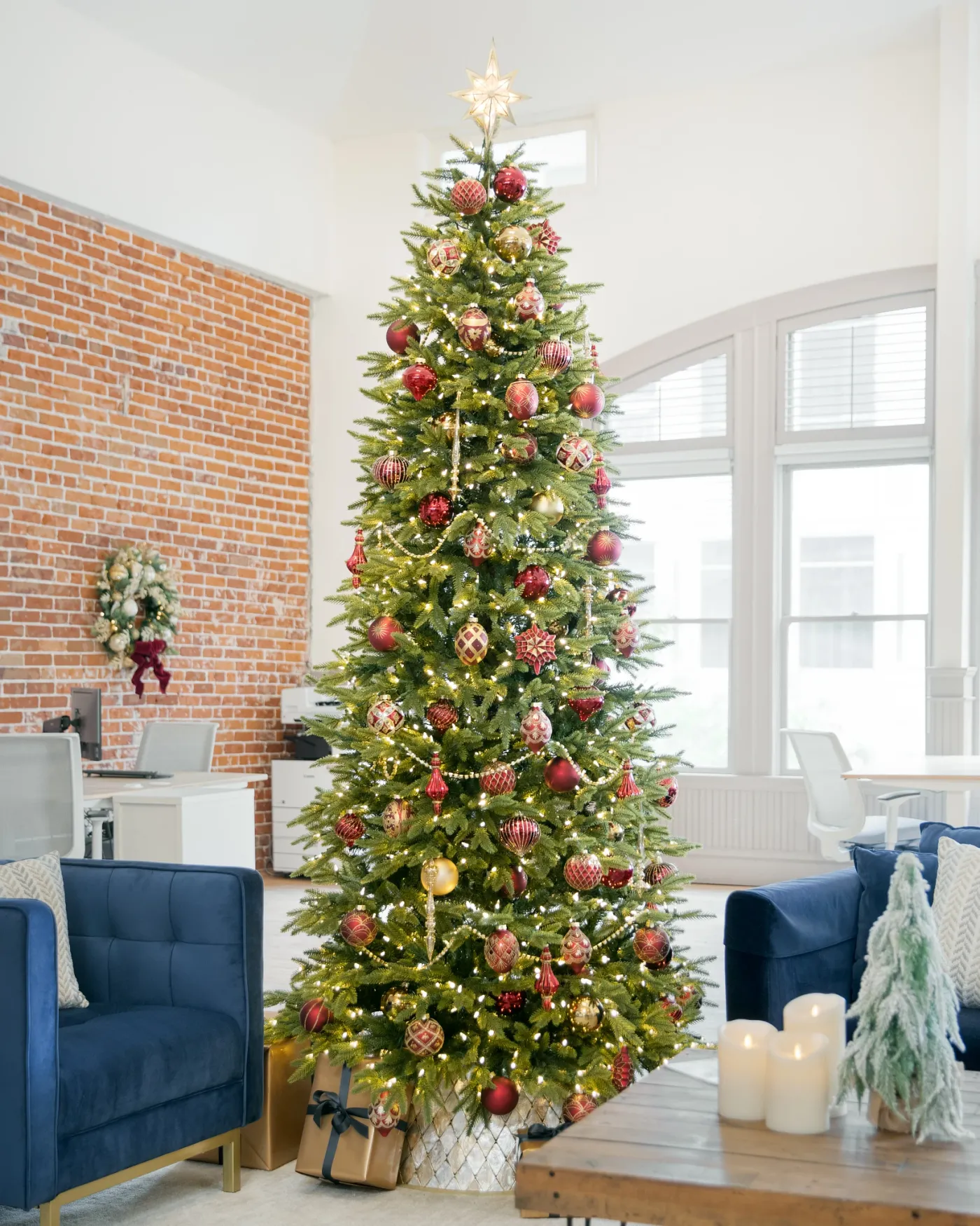 Modern Artificial Christmas Tree With Lights How To Choose The Right Artificial Christmas Tree For Your Business Space Balsam Hill