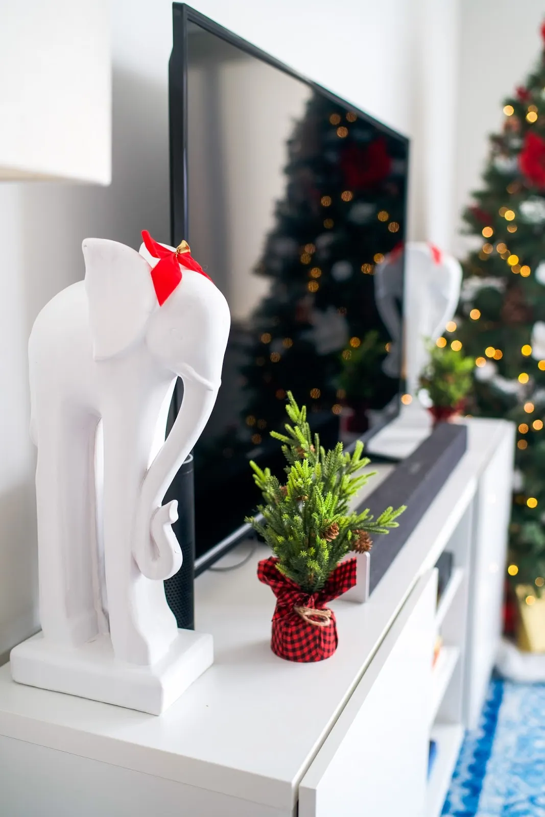 My Christmas Tree + How I Decorated The Apartment | Connecticut Fashion and  Lifestyle Blog | Covering the Bases