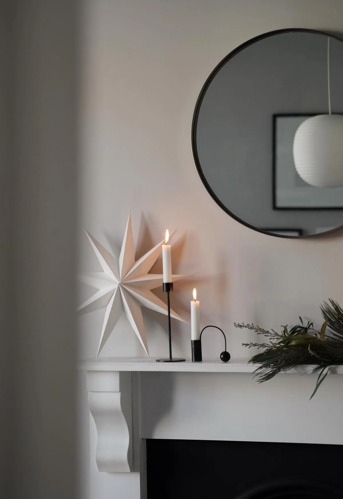 My minimalist Christmas decor - the first few touches |