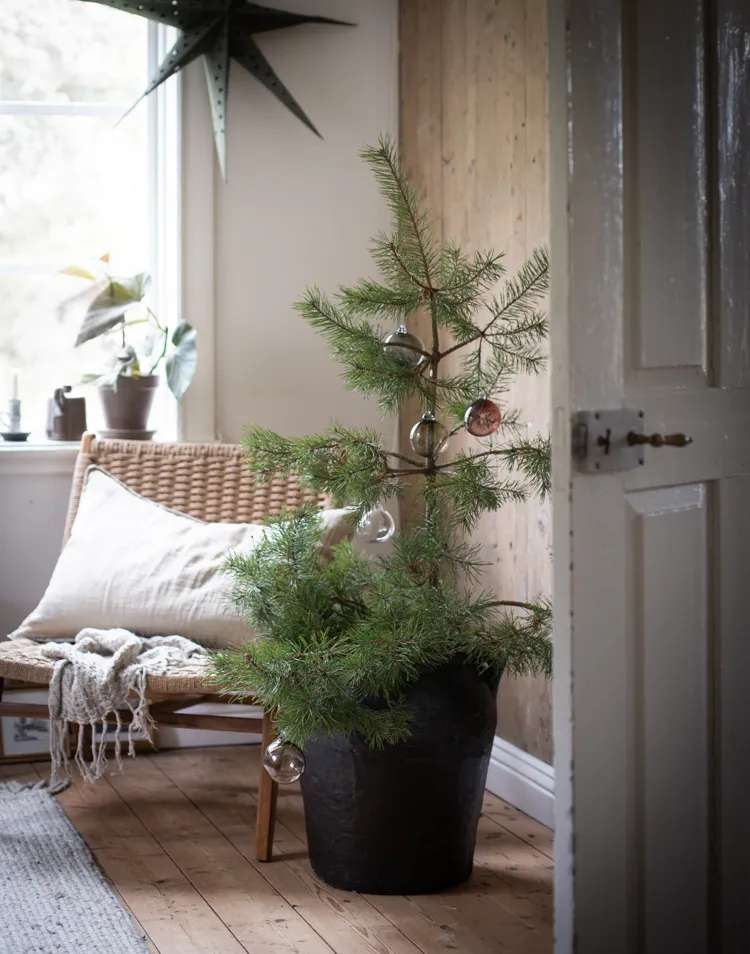 my scandinavian home: Beautiful Danish Christmas Decorations in a Cosy  Swedish Cottage