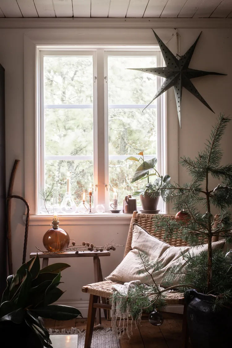 my scandinavian home: Beautiful Danish Christmas Decorations in a Cosy Swedish Cottage