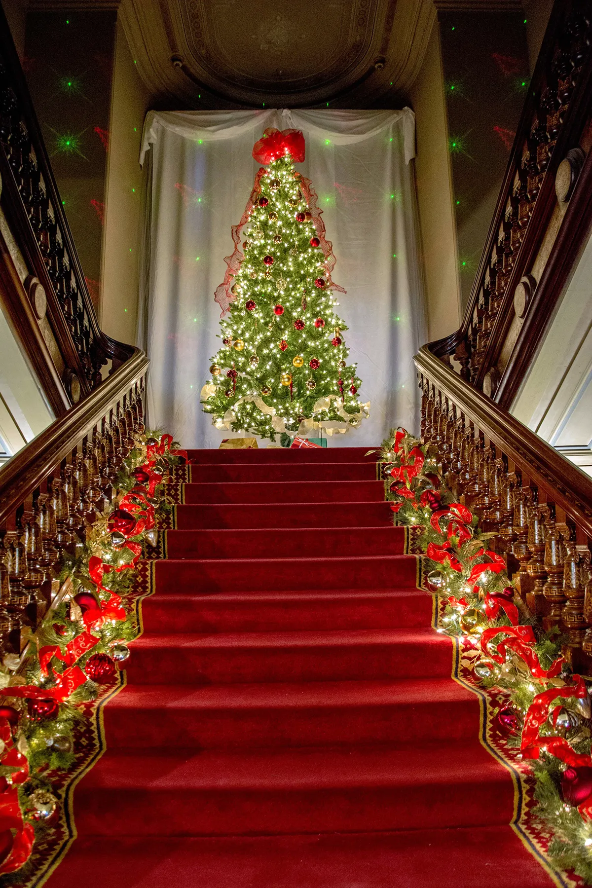 New England Historic Homes Celebrate Christmas