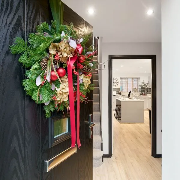 Our guide To Making Your Own Stunning Christmas Wreath | Charles Church