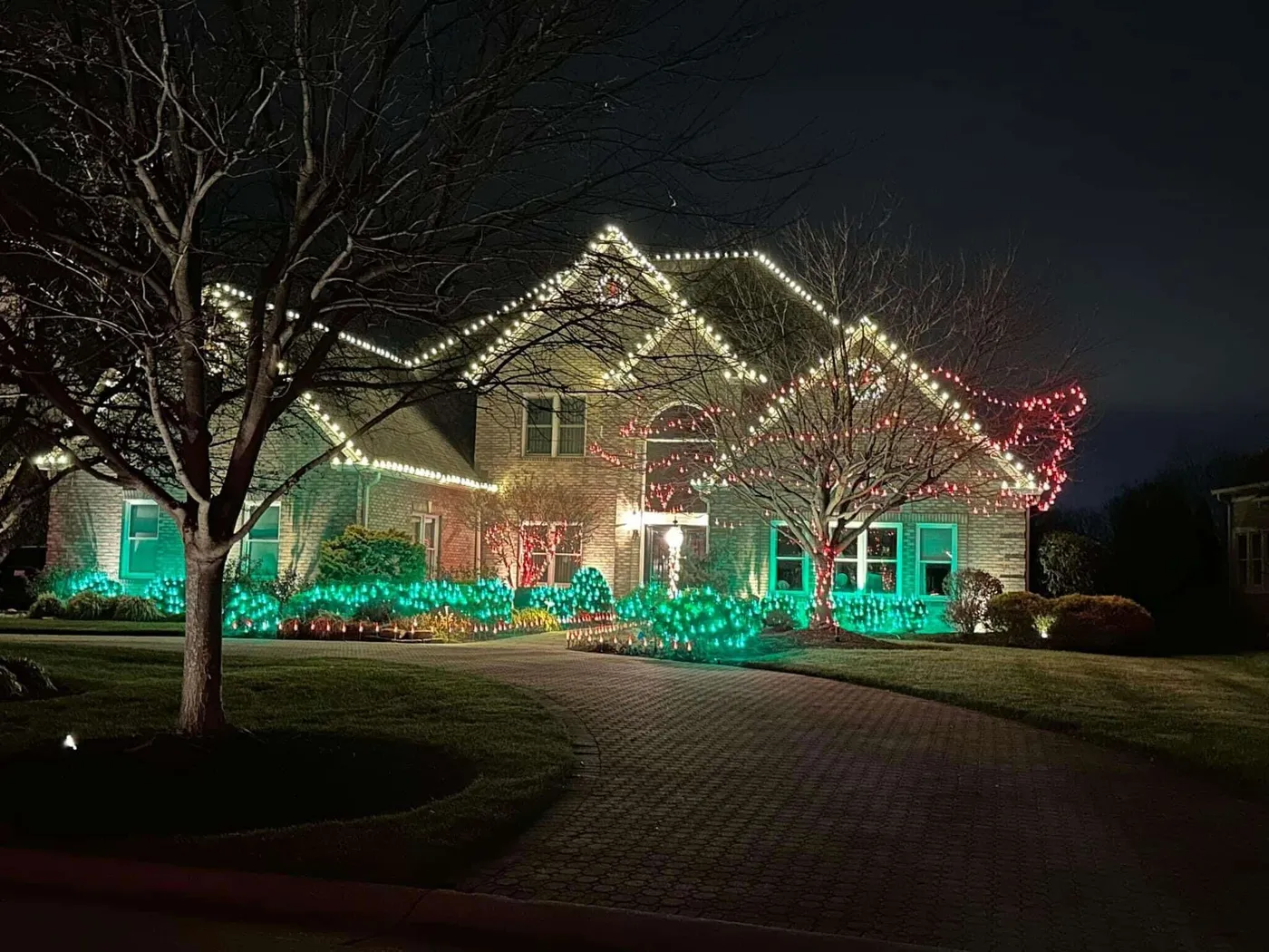 Outdoor Christmas Light Installation Ideas to Make Your Home Stand Out -  Wash Masters Window Cleaners & Pressure Washing
