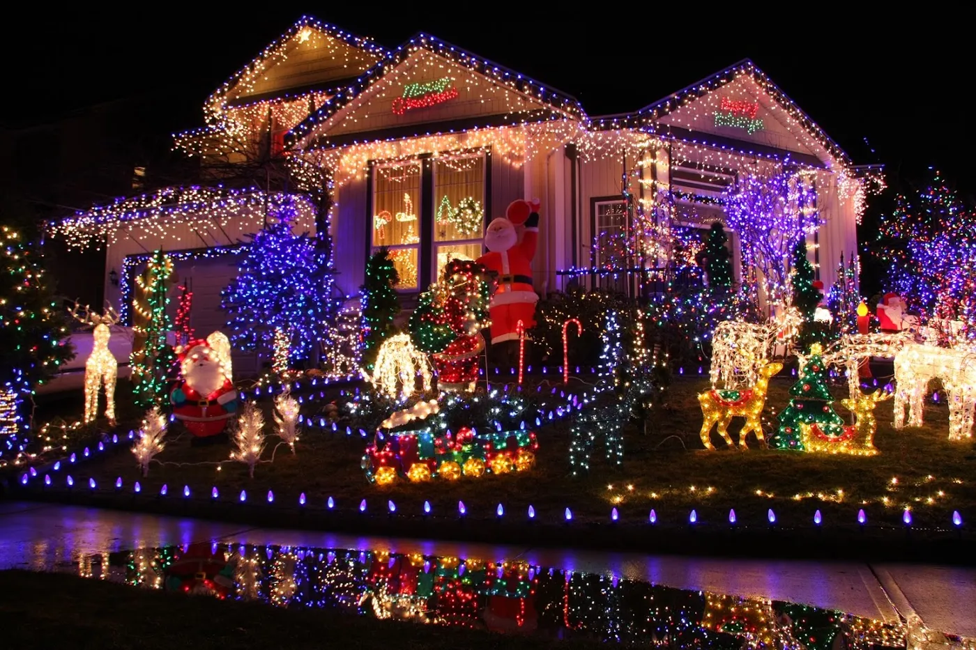 Outdoor Holiday Decorating | Schulhoff Tree & Lawn Care, Inc.