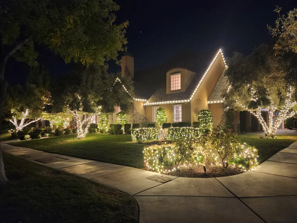 Outdoor Holiday Lighting Services in Las Vegas - Holiday Decorations LV