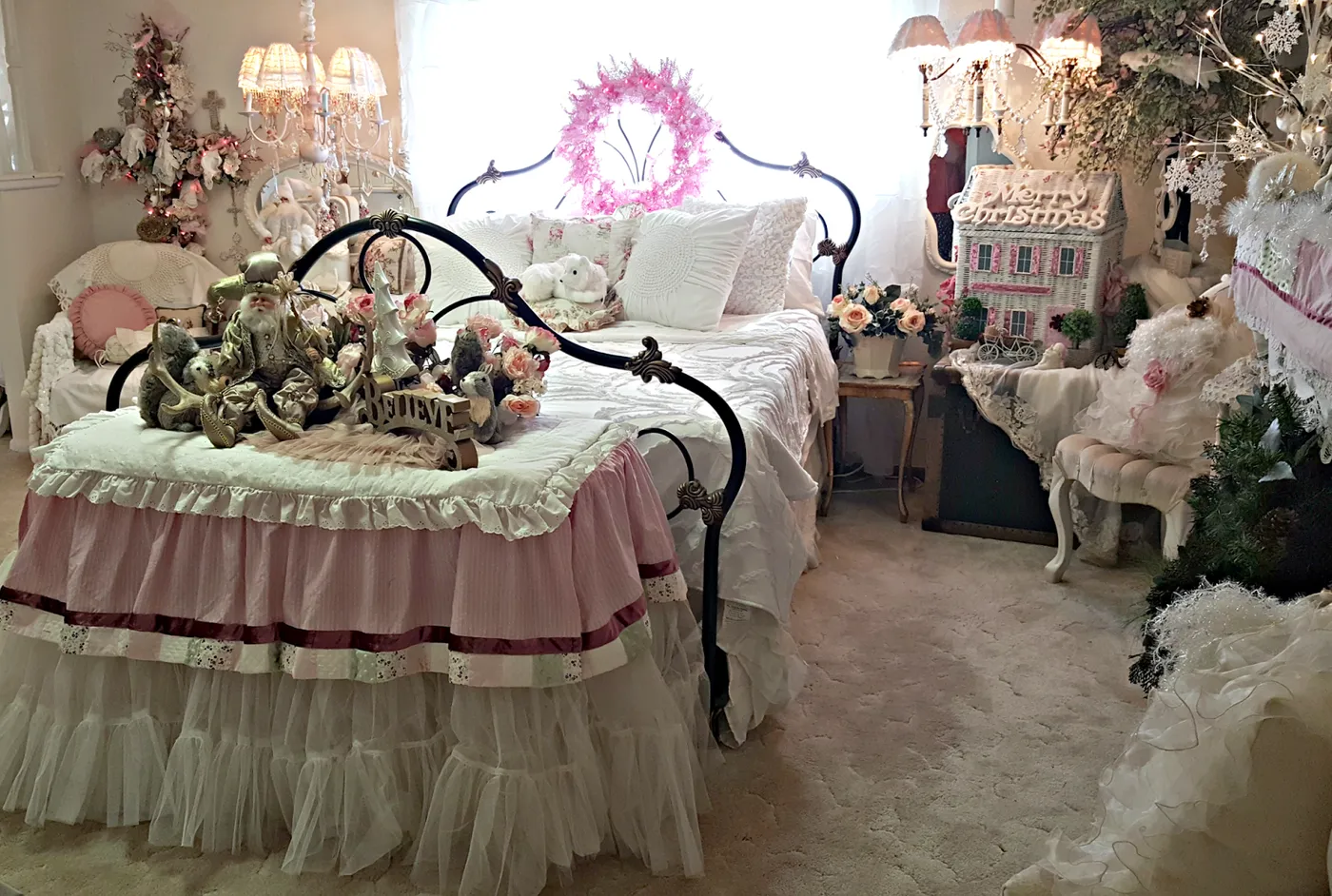 Penny's Vintage Home: Elegant Woodland Christmas Bedroom