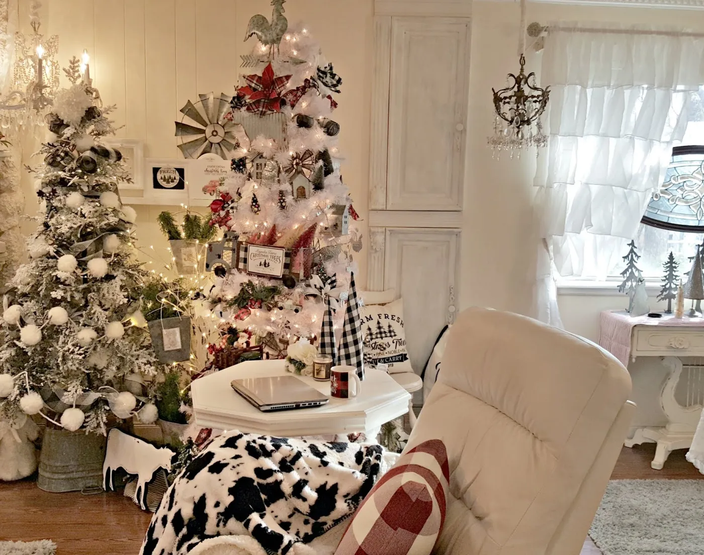 Penny's Vintage Home: Tiered Farmhouse Christmas Tree