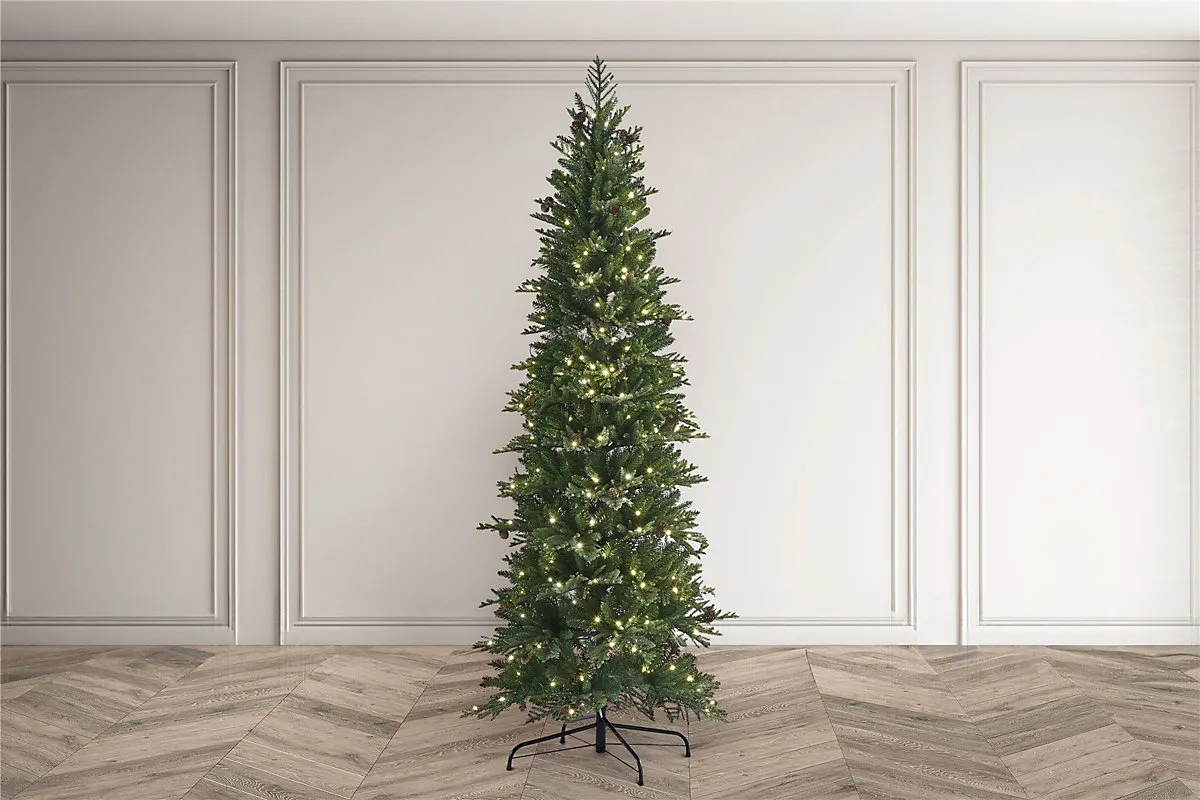 PUZZLEWOOD FIR - 7.5ft Christmas Tree with 400 Warm White LEDs