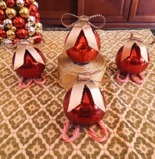 RARE LARGE Vintage Christmas Tree Ornaments Metal Ribbons (4) - Crackled Glass