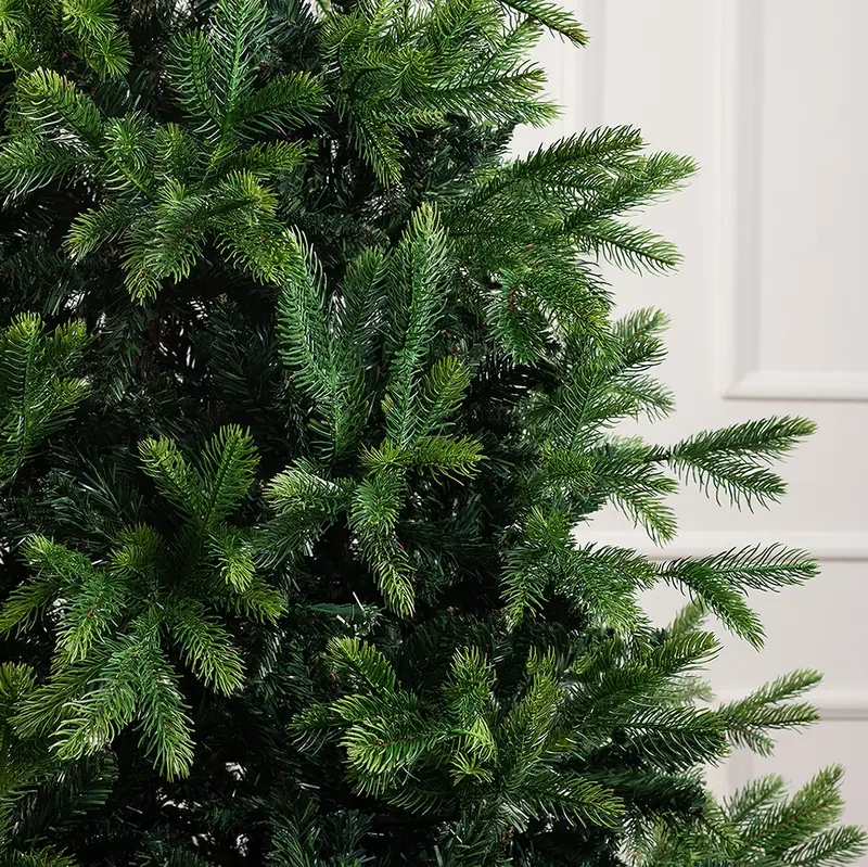 Realistic Green Christmas Tree 180 cm (6 ft) | Giulia Grillo