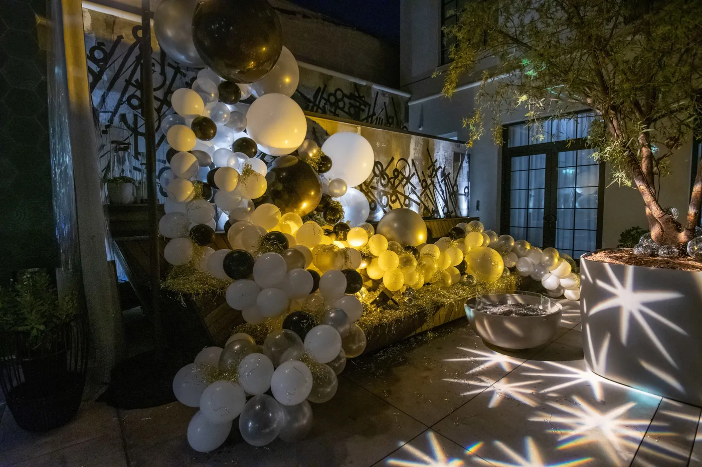 Revel in This Vibrant New Year's Eve Party in West Hollywood with Disco-Inspired Décor and a Chic Indoor-Outdoor Setting | Kimpton La Peer West Hollywood | PartySlate