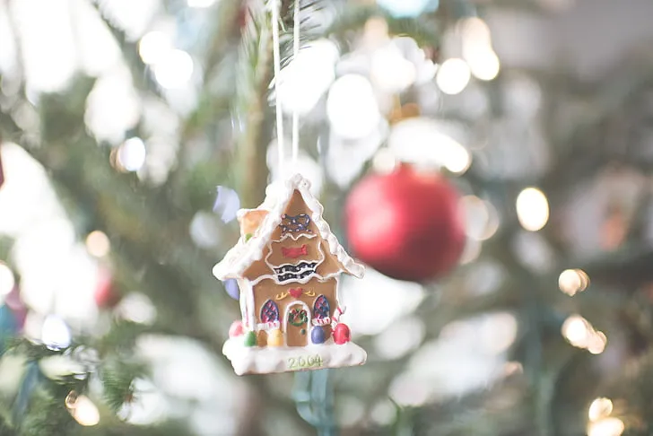Royalty-Free photo: Green Christmas Tree with gift boxes near glass window during daytime | PickPik