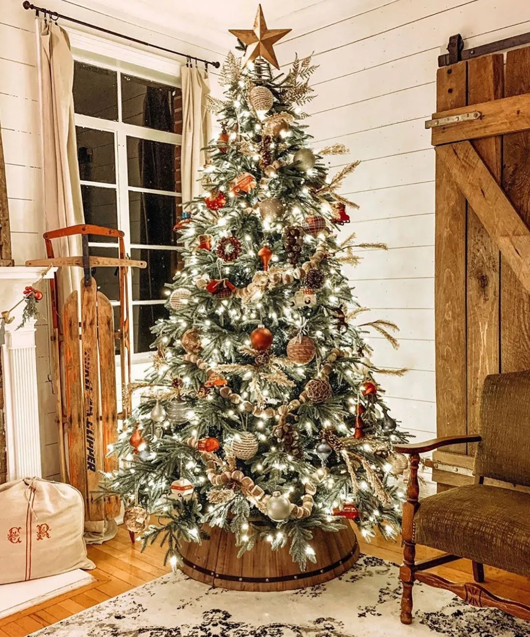 Rustic and Farmhouse-Inspired Christmas Decor Ideas You Should Try