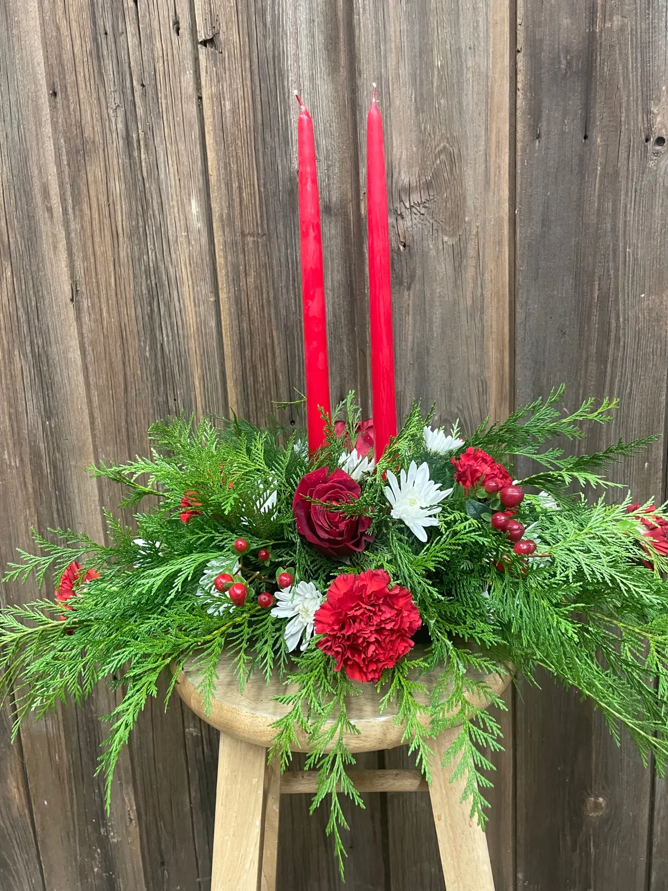 Rustic DIY Christmas Table Centerpiece Upcycling a Fruit Crate Xmas Centerpiece