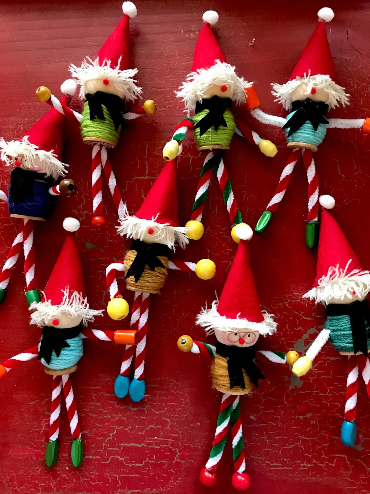 Santa's Helpers, a no-sew tree ornament - Knitionary