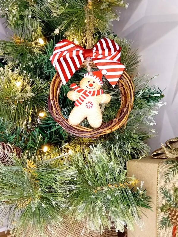 Scarf Gingerbread Man” Rustic Wreath Tree Decoration | Nikki's Crafts