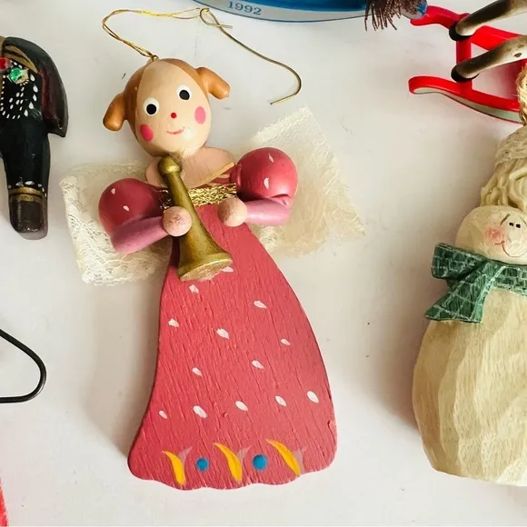 Set of 13 Vintage Christmas Tree Ornaments.