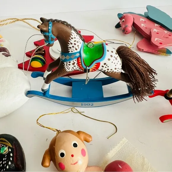 Set of 13 Vintage Christmas Tree Ornaments.