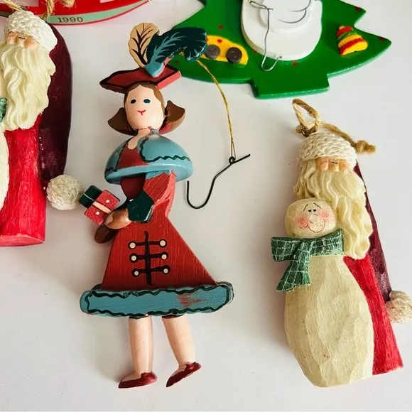 Set of 13 Vintage Christmas Tree Ornaments.