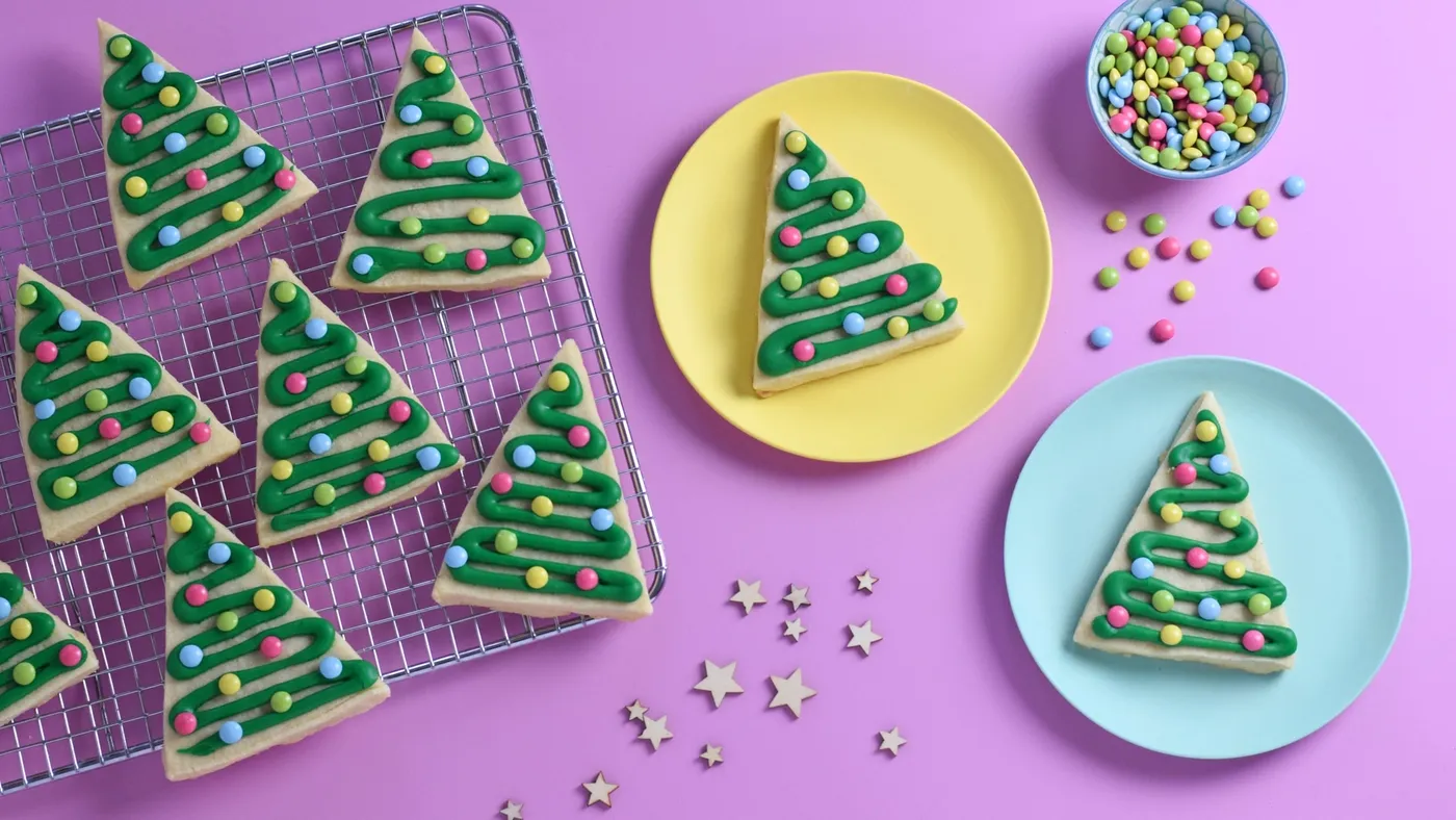 Shortbread Christmas Trees - Hey Duggee Official Website