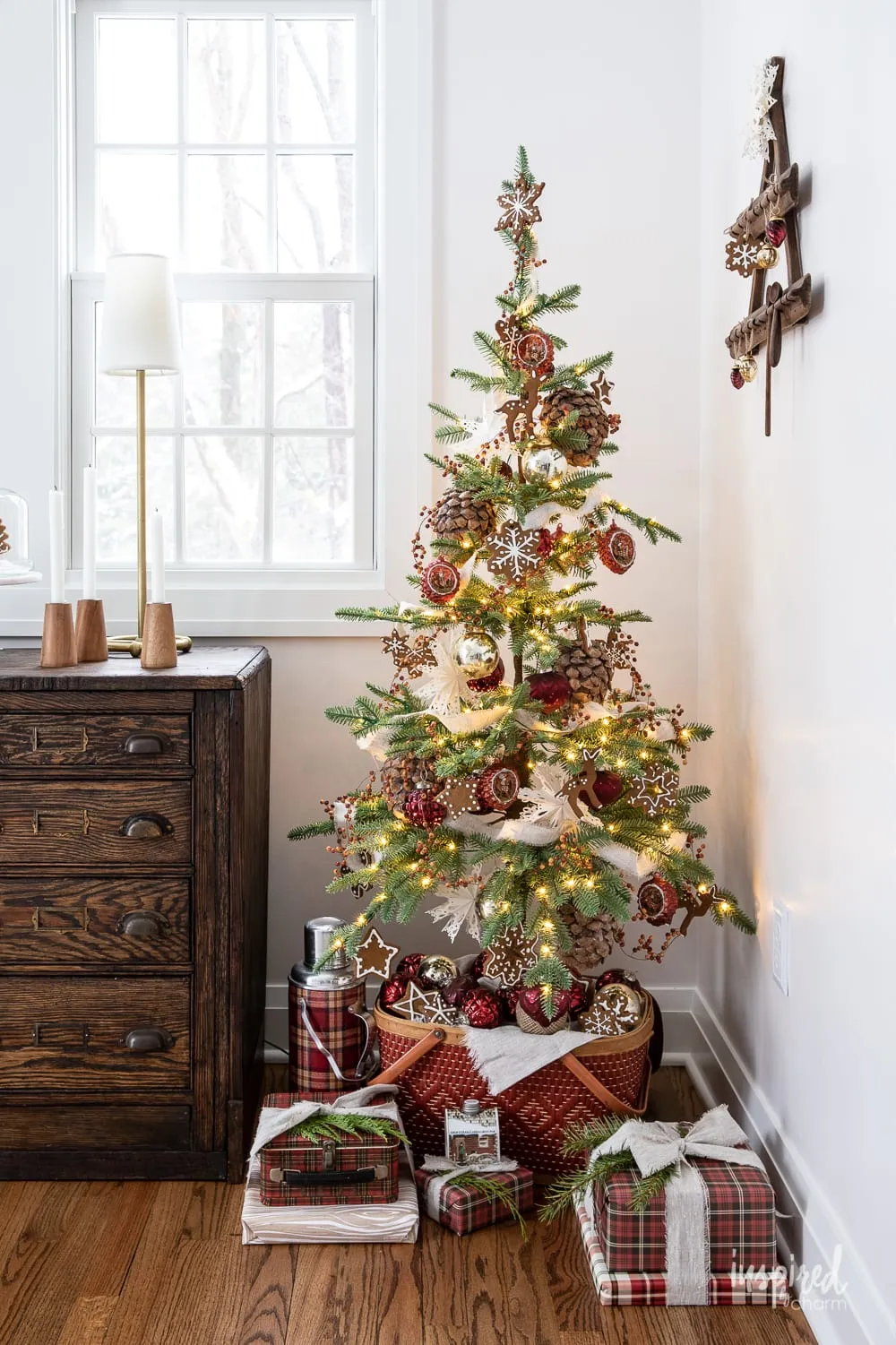 Simple Gingerbread Christmas Outdoor Decorations Gingerbread-Inspired  Christmas Tree Christmas Tree Decorating