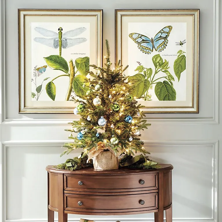 SK Fraser Fir Tabletop Tree with Pre lit Branches & Burlap Base