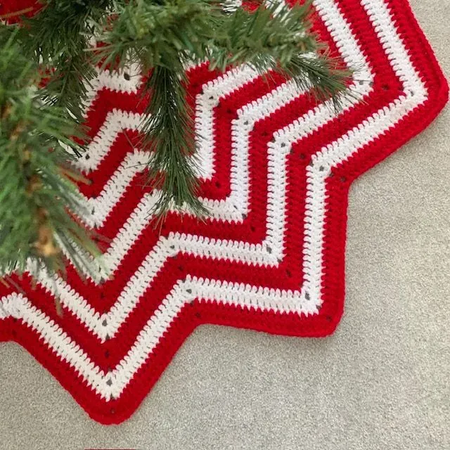 Skirt Crochet Pattern Lace Tree Skirt The Best Crochet Christmas Tree Skirt  Patterns KnitterKnotter