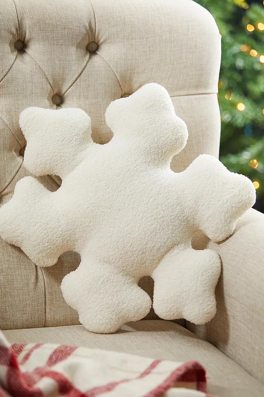 Snowflake Pillow 19' x14'