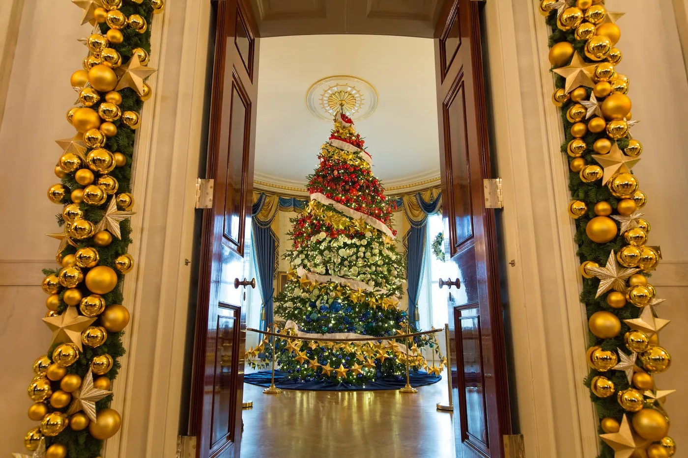Some decorating tips for your Christmas tree - The Boston Globe