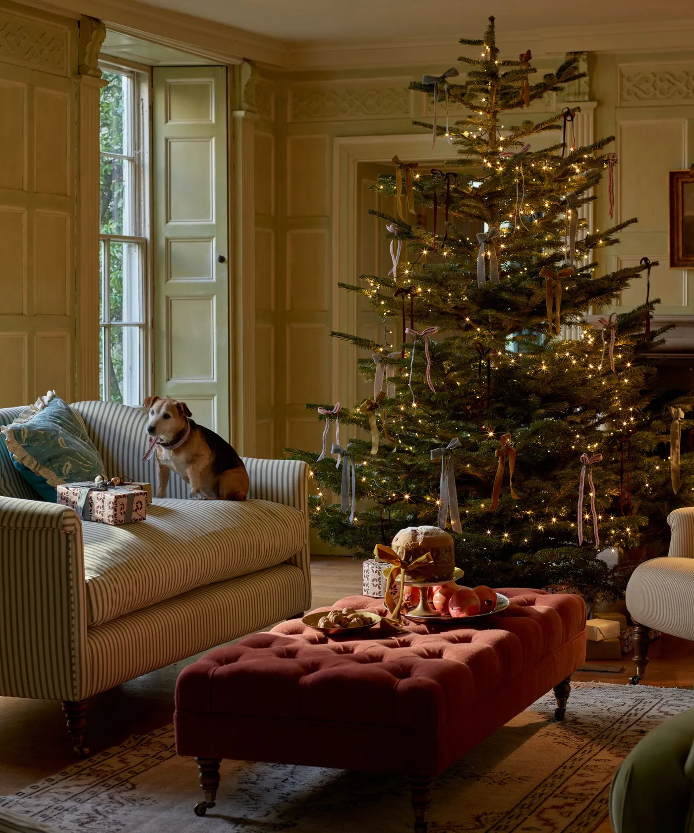 Steph Curry's Garland is the Hero Decor for Christmas 2025