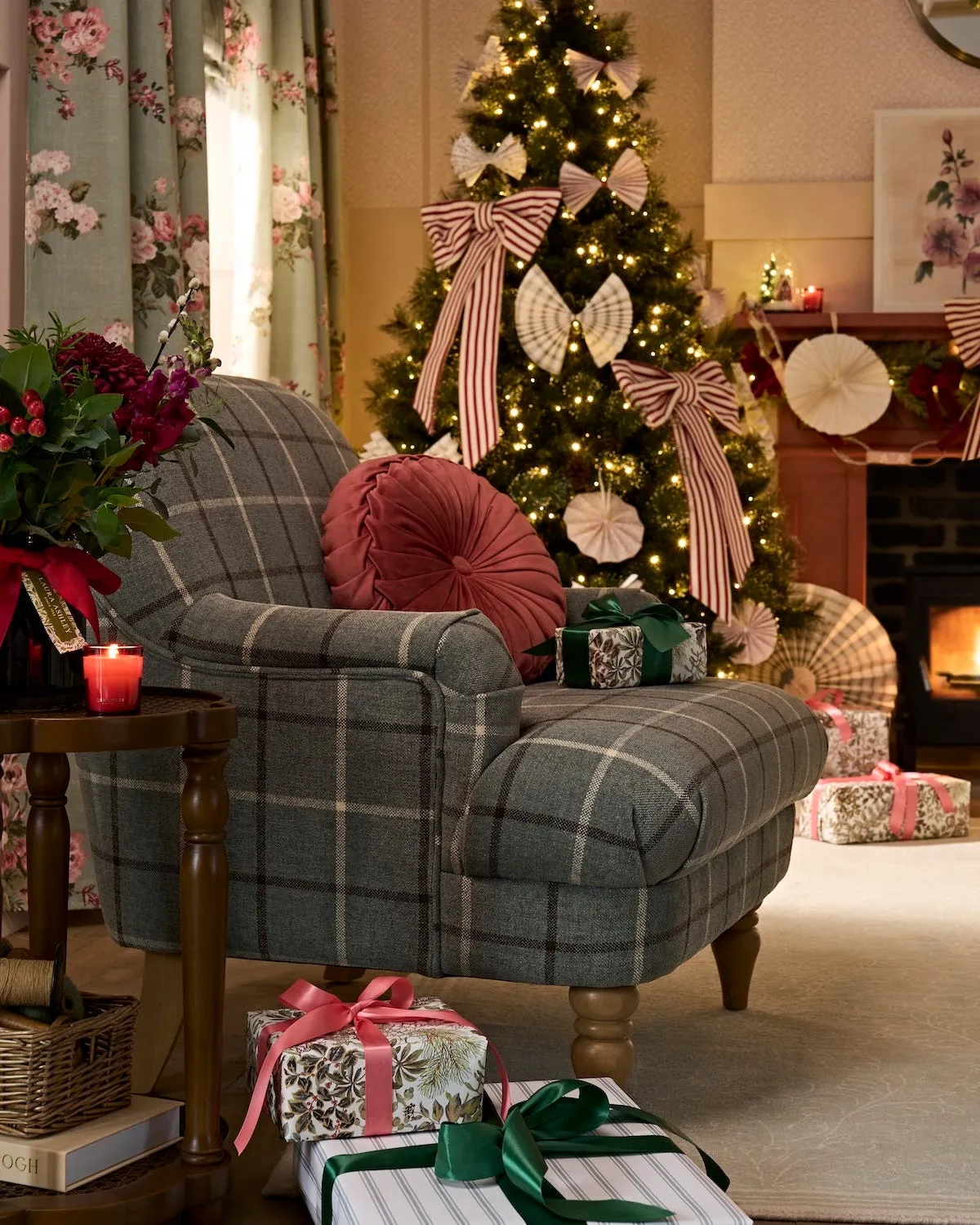 Steph Curry's Garland is the Hero Decor for Christmas 2025