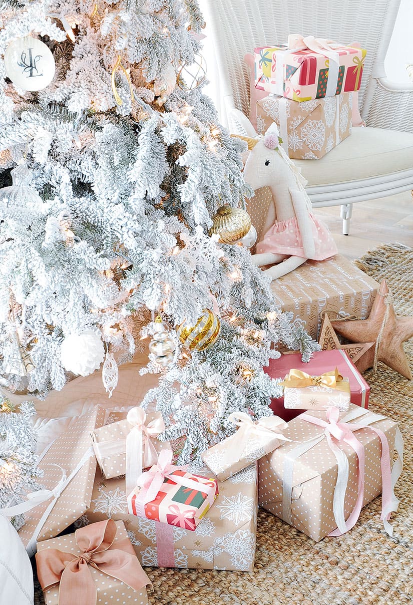 Style meets sentiment in this pretty holiday home | Style at Home