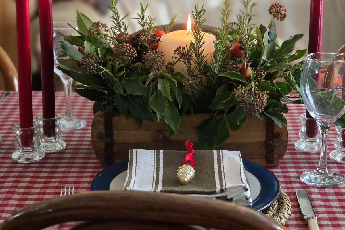 Styling The Christmas Table - Christmas tablecloth - Table centrepiece –  Bowley & Jackson