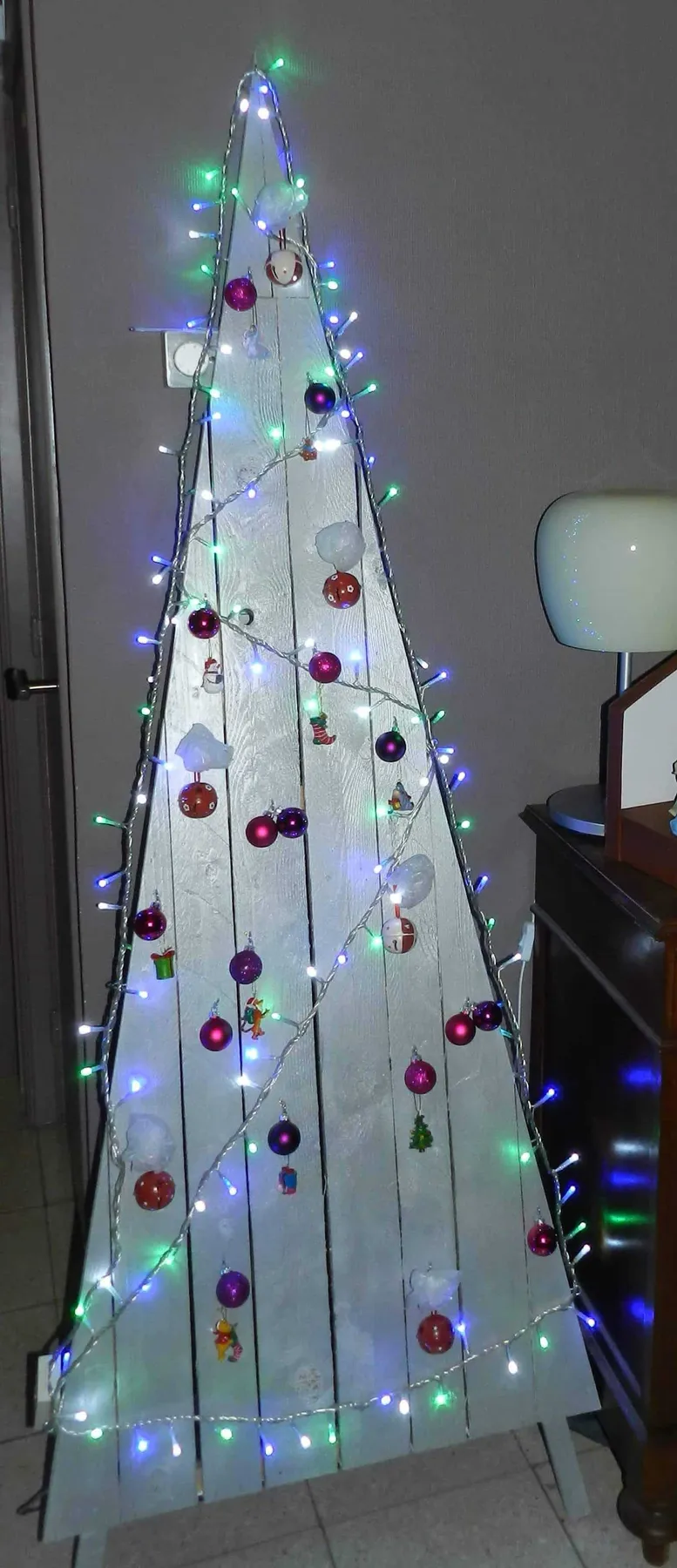 The best selection of Christmas Trees from Upcycled Pallets • 1001 Pallets