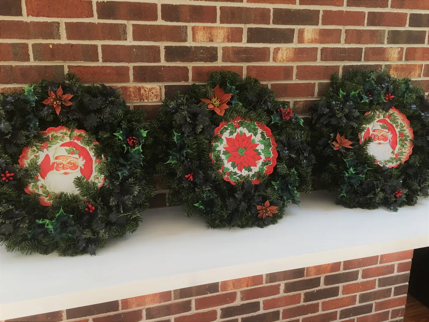The Harris Sisters: How to Make a Christmas Wreath with Vintage Christmas Decorations
