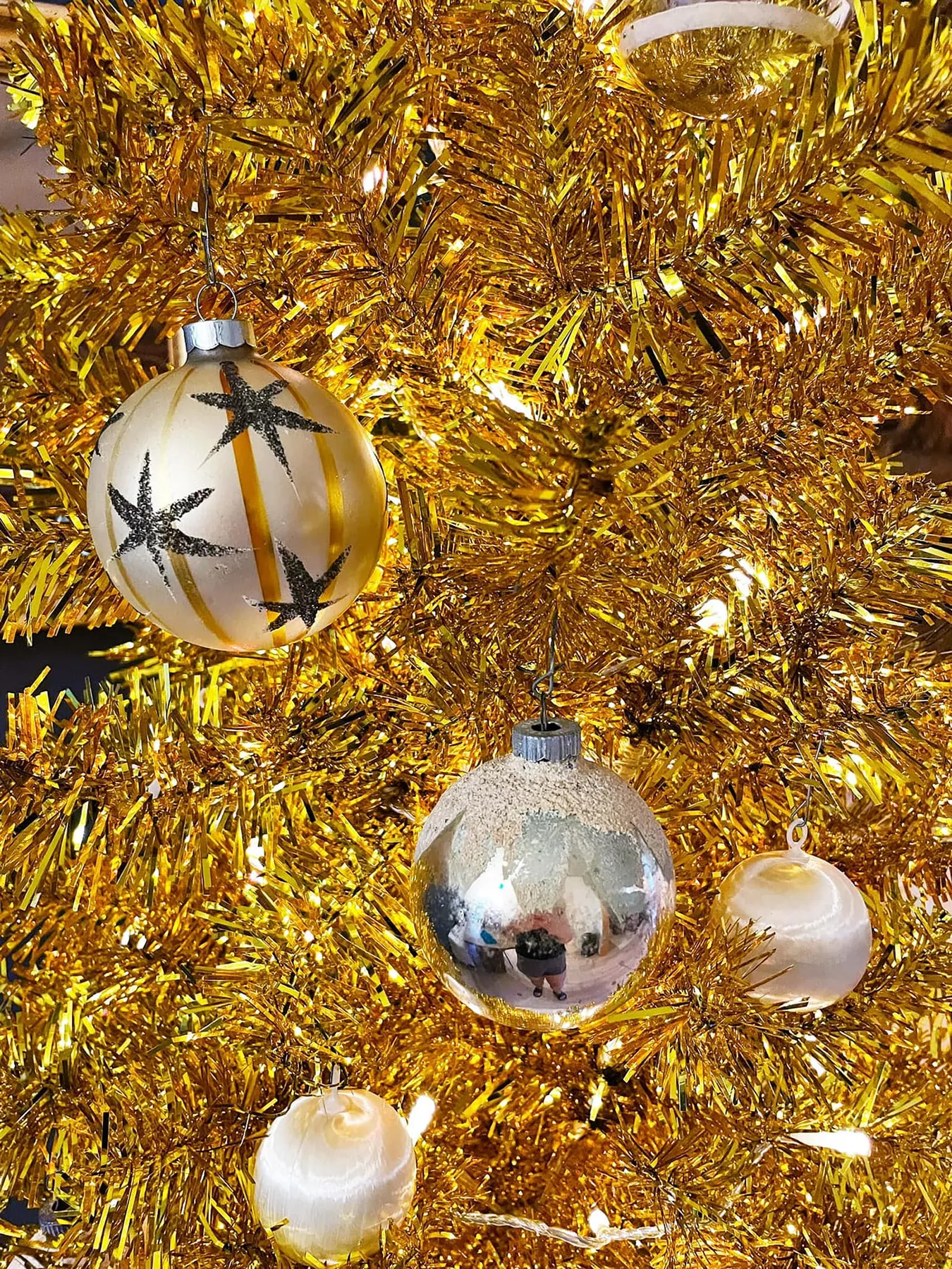 This $40 Amazon Vintage Christmas Tree Created the Decor of My Dreams |  Apartment Therapy