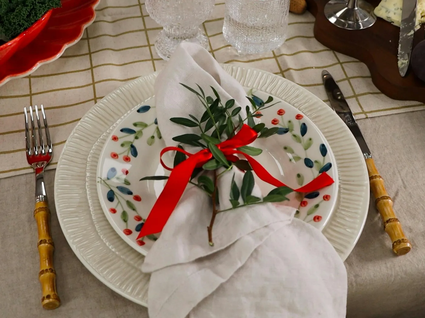 This year's Holiday Tablescape 2024 | Royaldesign.com