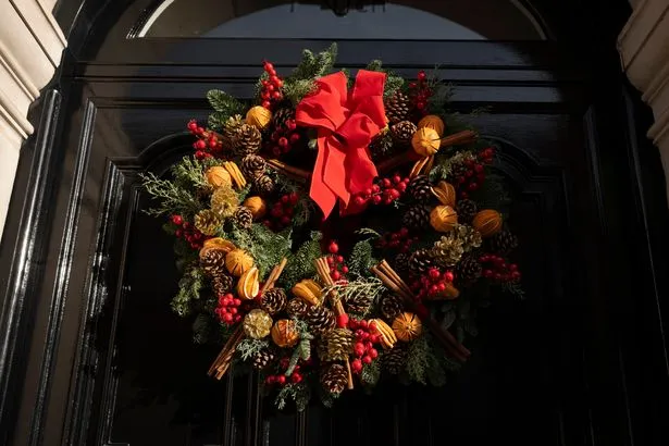 Tinsel, door wreaths and poinsettias are going out of fashion - Berkshire Live