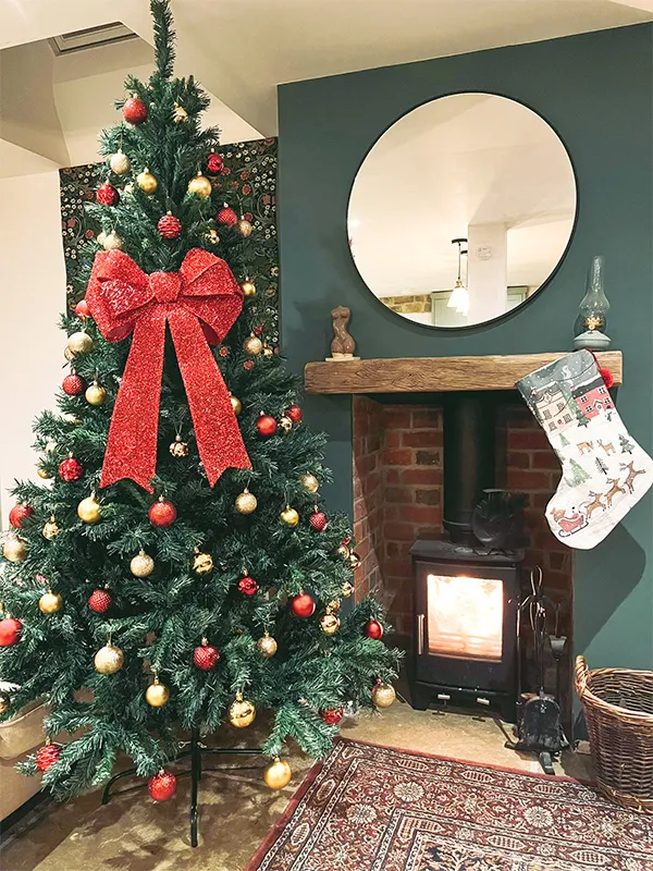 TOP TIPS FOR DECORATING YOUR CHRISTMAS TREE | CHRISTMAS GIFTS AND PRESENTS BLOG