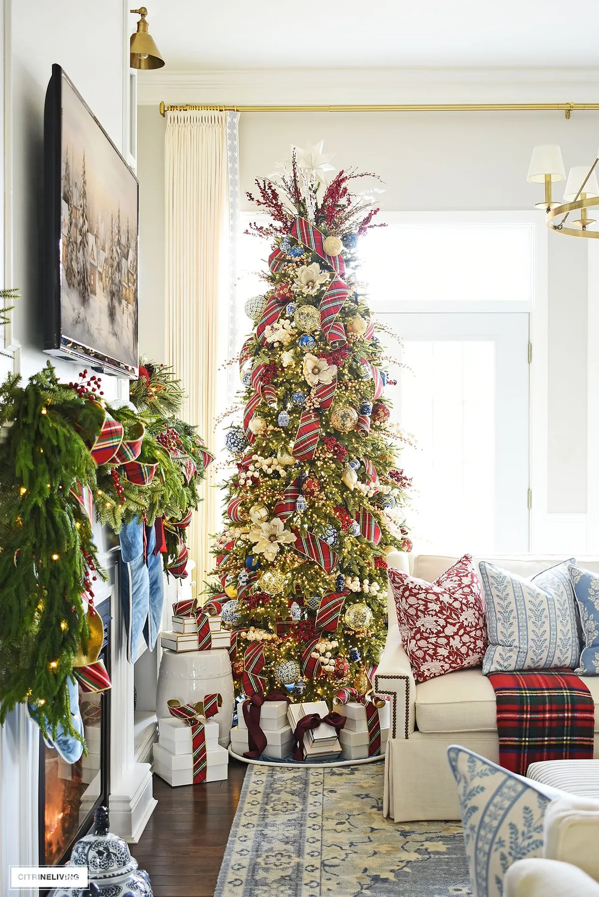 TRADITIONAL CHRISTMAS TREE | CITRINELIVING