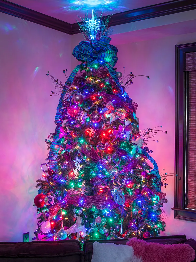Traditional Christmas Tree With Colored Lights Christmas Tree Ideas