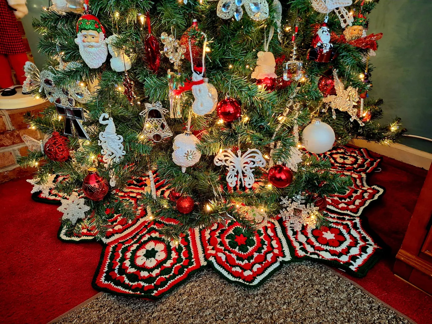 Tree Skirt Pattern Release and Sale! - Crochet 🧶 - Ribblr community