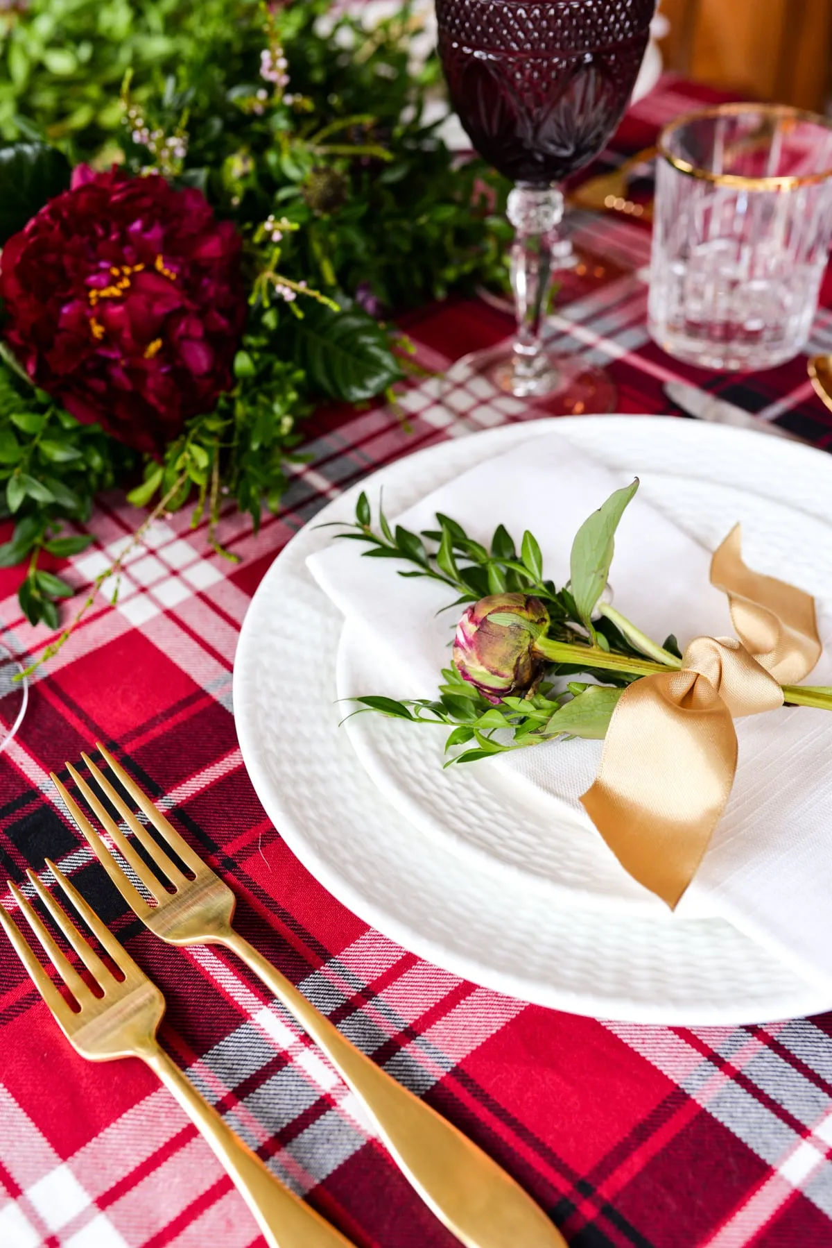 Two Christmas Table Settings - STACIE FLINNER - Stacie Flinner